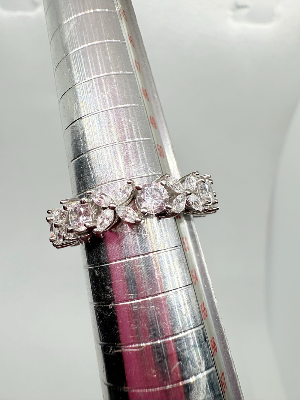 Elegant Silver Women's Ring - Picture 12 of 17